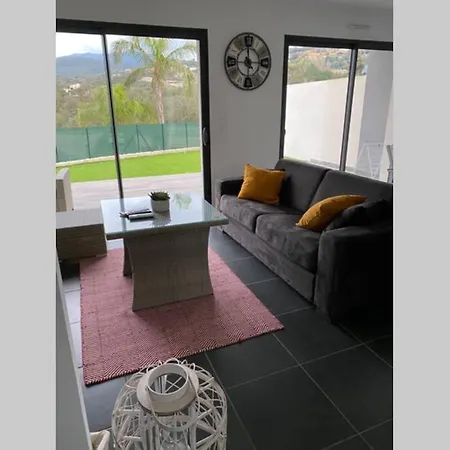 Semesterbostad Casa Nova *